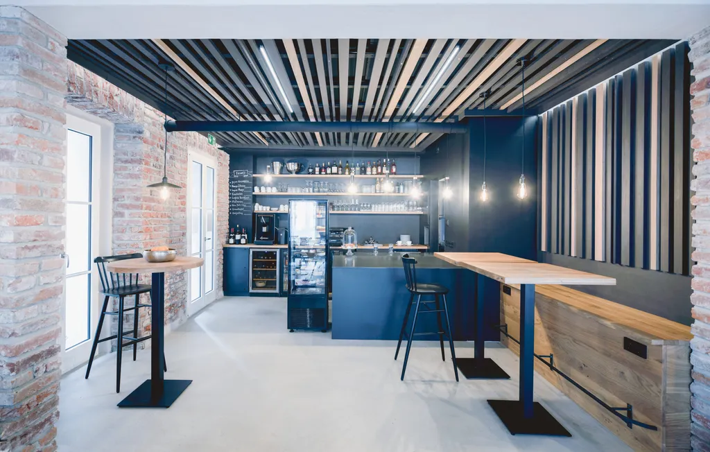cafe-scaled